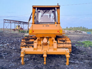 Бульдозер SEM 818F