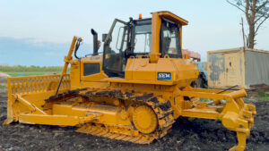 Бульдозер SEM 818F