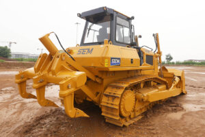 Бульдозер SEM 818F