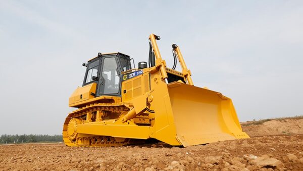 Бульдозер SEM 816D