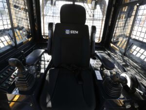 Бульдозер SEM 822D