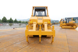 Бульдозер SEM 826F