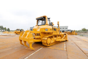 Бульдозер SEM 826F