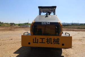 Грунтовый каток SEM 520F
