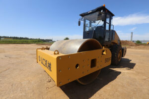 Грунтовый каток SEM 520F