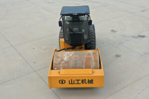 Грунтовый каток SEM 526F
