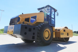 Грунтовый каток SEM 526F