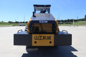 Грунтовый каток SEM 526F