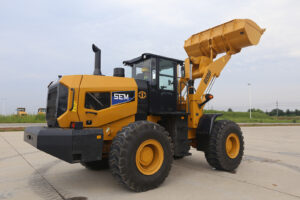 Фронтальный погрузчик SEM 655F