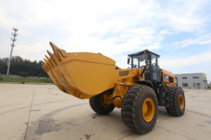 Фронтальный погрузчик SEM 655F