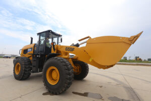 Фронтальный погрузчик SEM 655F