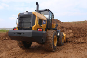 Фронтальный погрузчик SEM 655F