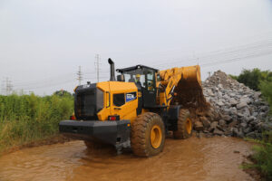 Фронтальный погрузчик SEM 655F
