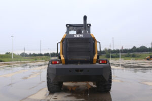 Фронтальный погрузчик SEM 655F