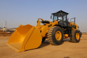 Фронтальный погрузчик SEM 668F