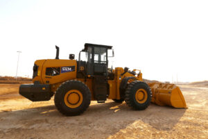 Фронтальный погрузчик SEM 668F