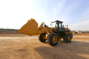 Фронтальный погрузчик SEM 668F