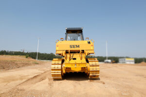 Бульдозер SEM 832F