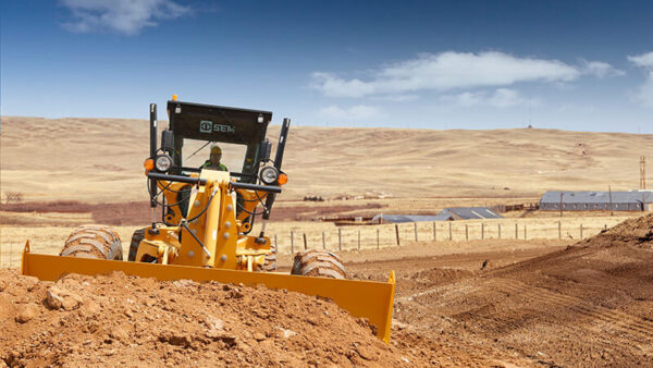 Автогрейдер SEM 920F в работе