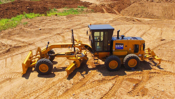 Автогрейдер SEM 922F с рыхлителем